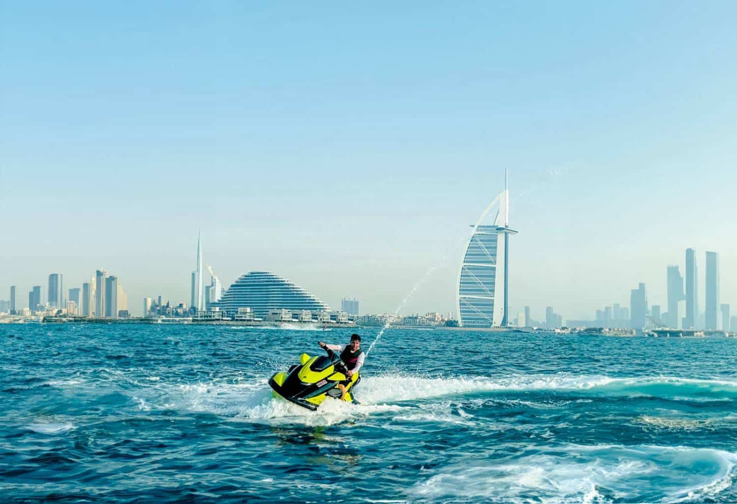 What to Wear for Jet Skiing in Dubai